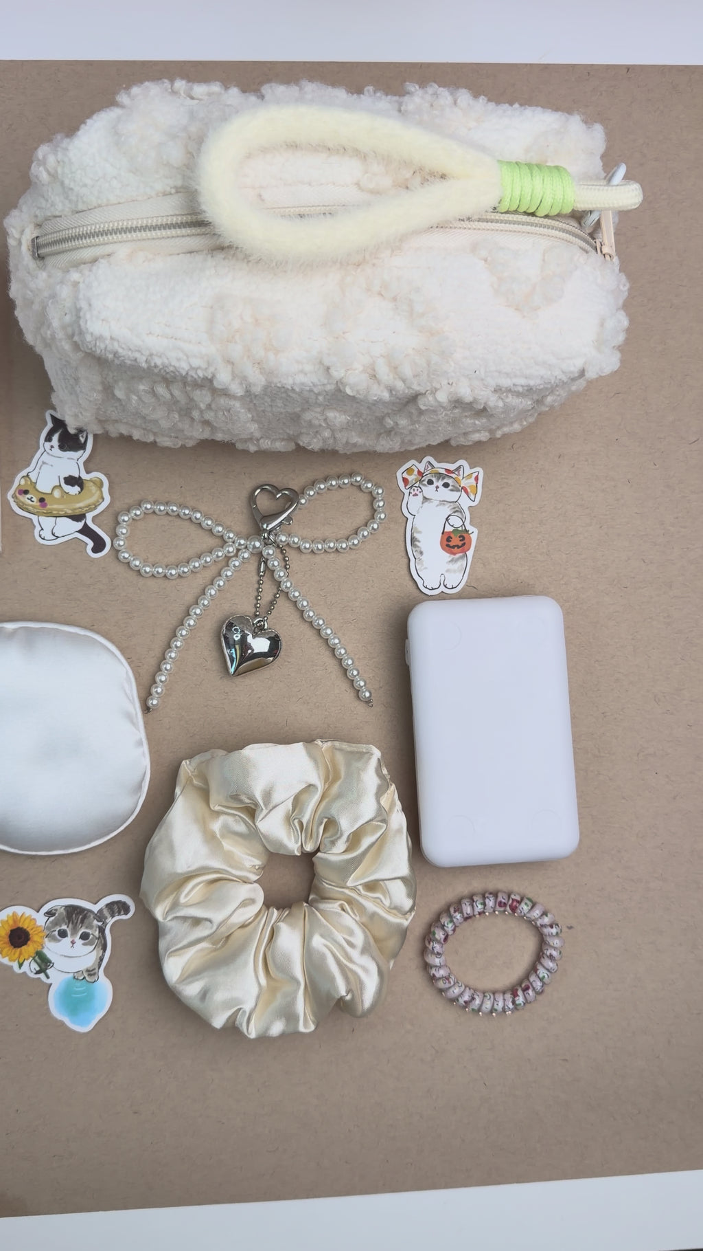 White Cozy Gift Box
